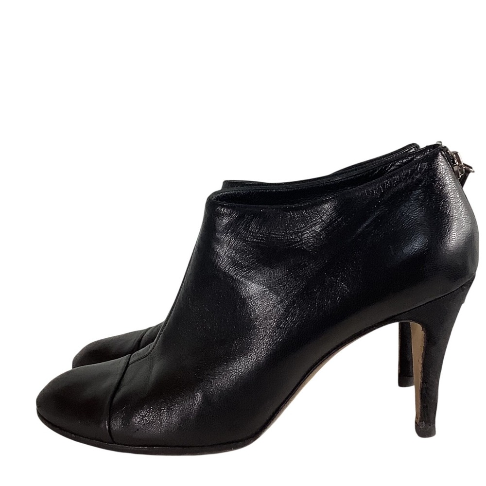 Chanel Black Leather CC Logo Ankle Boots Rear Zip Heel Booties IT 38.5